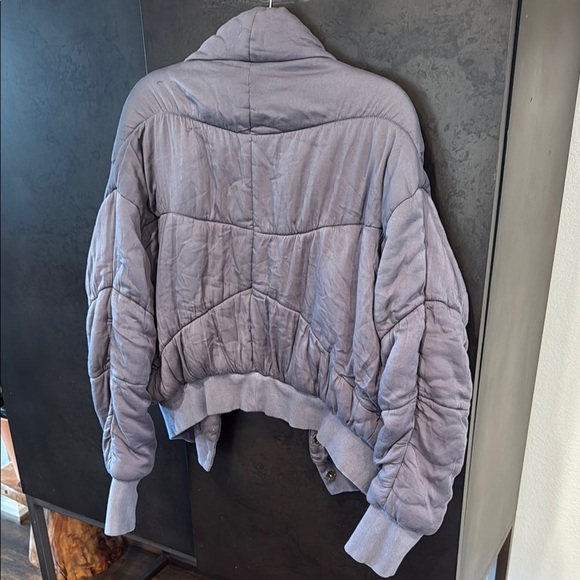 Young Fabulous & Broke Gray Puffer Jacket with Quilted Texture Size M/L - Picture 4 of 5